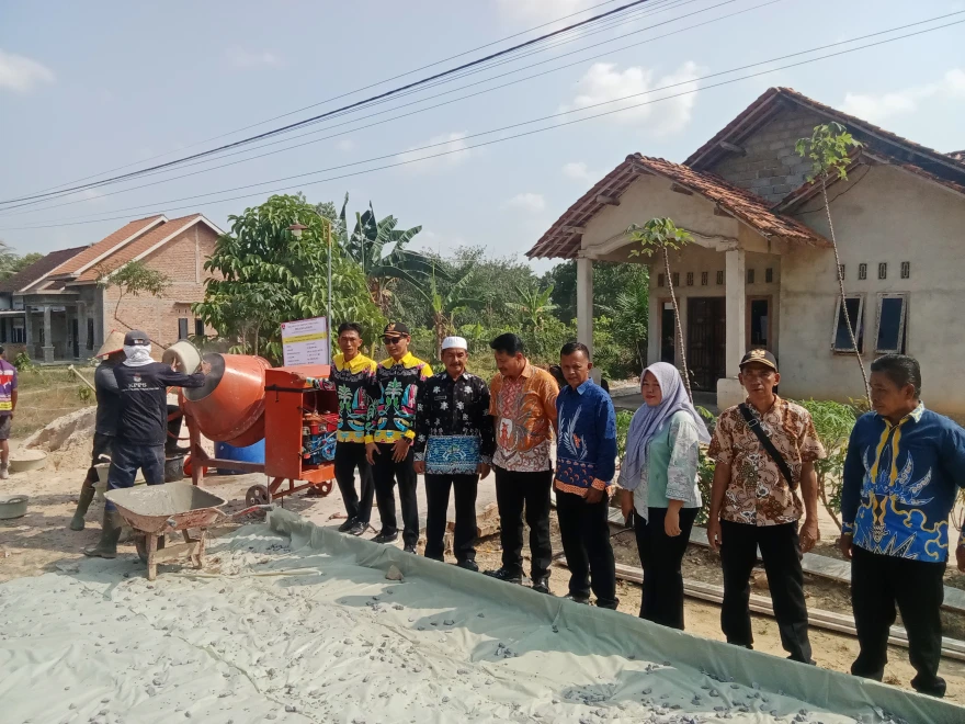 PEMBANGUNAN JALAN RABAT BETON DIDESA JAYA SAKTI